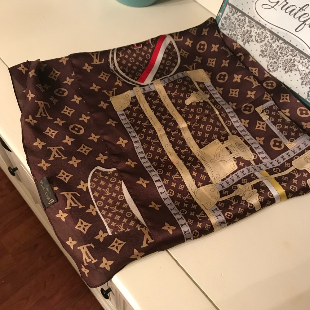 Authentic LV Trunk Scarf 🧣